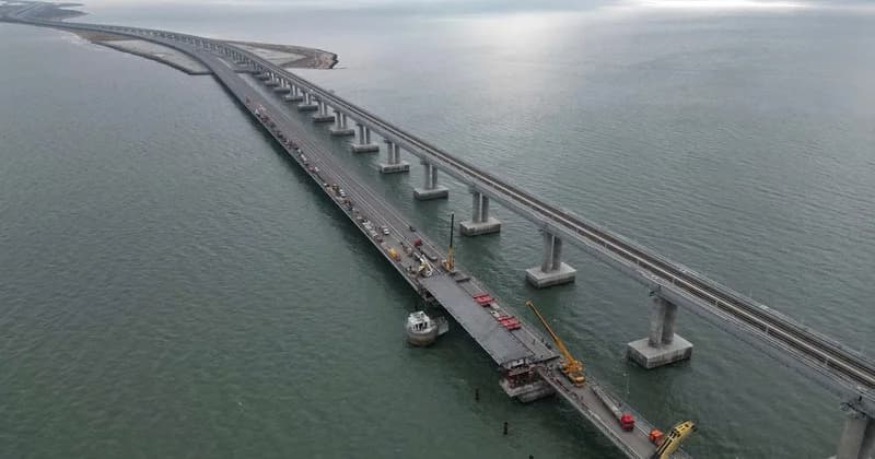 Crimean Bridge Temporarily Closed to Traffic: What We Know
