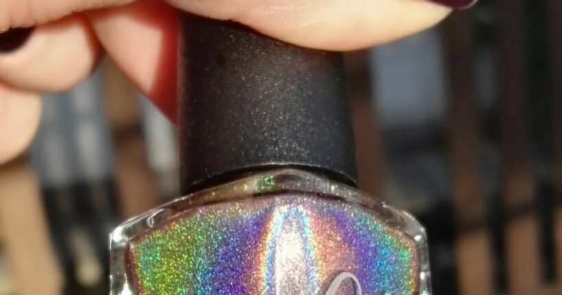Review of Colors by Llarowe's "Blonde Ambition" Nail Polish