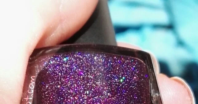 Review of Kiko's '255 Violet Microglitter' Nail Polish