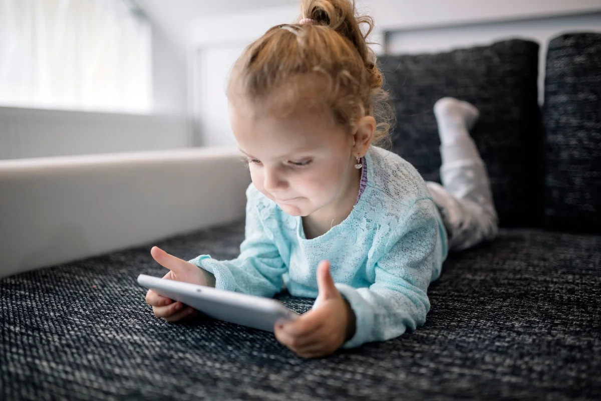 Screens Before Age 2: This Study Reveals an Unexpected Effect on Teen Anxiety