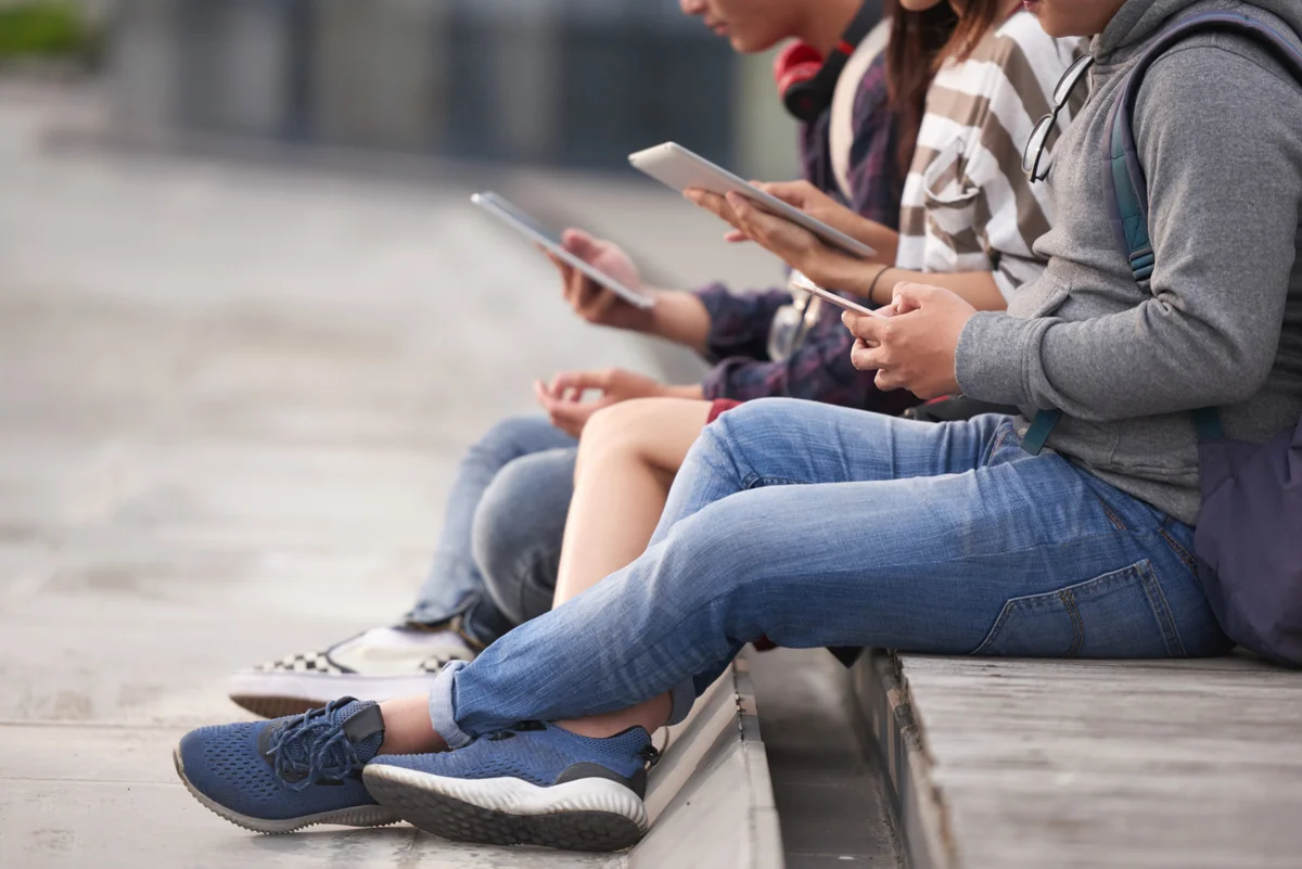 Australia's Social Media Ban for Minors: Lessons for France