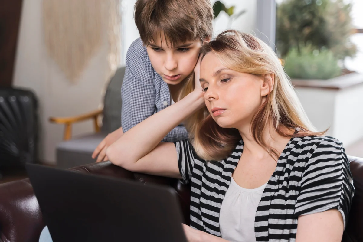 The Burden of Educational Guidance: Mothers at the Forefront of Post-Secondary Decisions